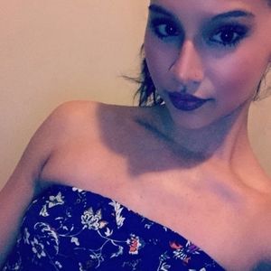 Meet your Posher, Aída